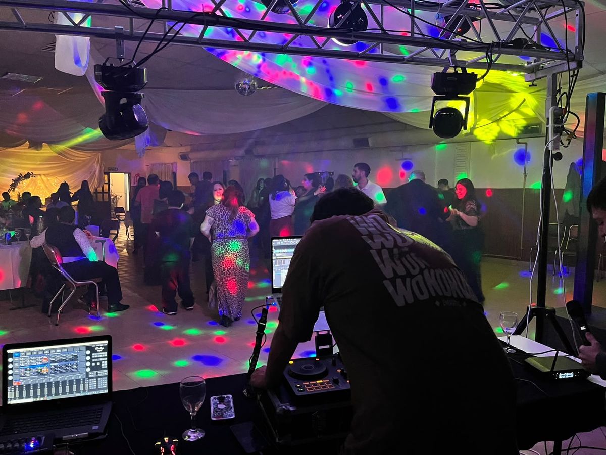 Pista de baile a pleno en un evento FKN